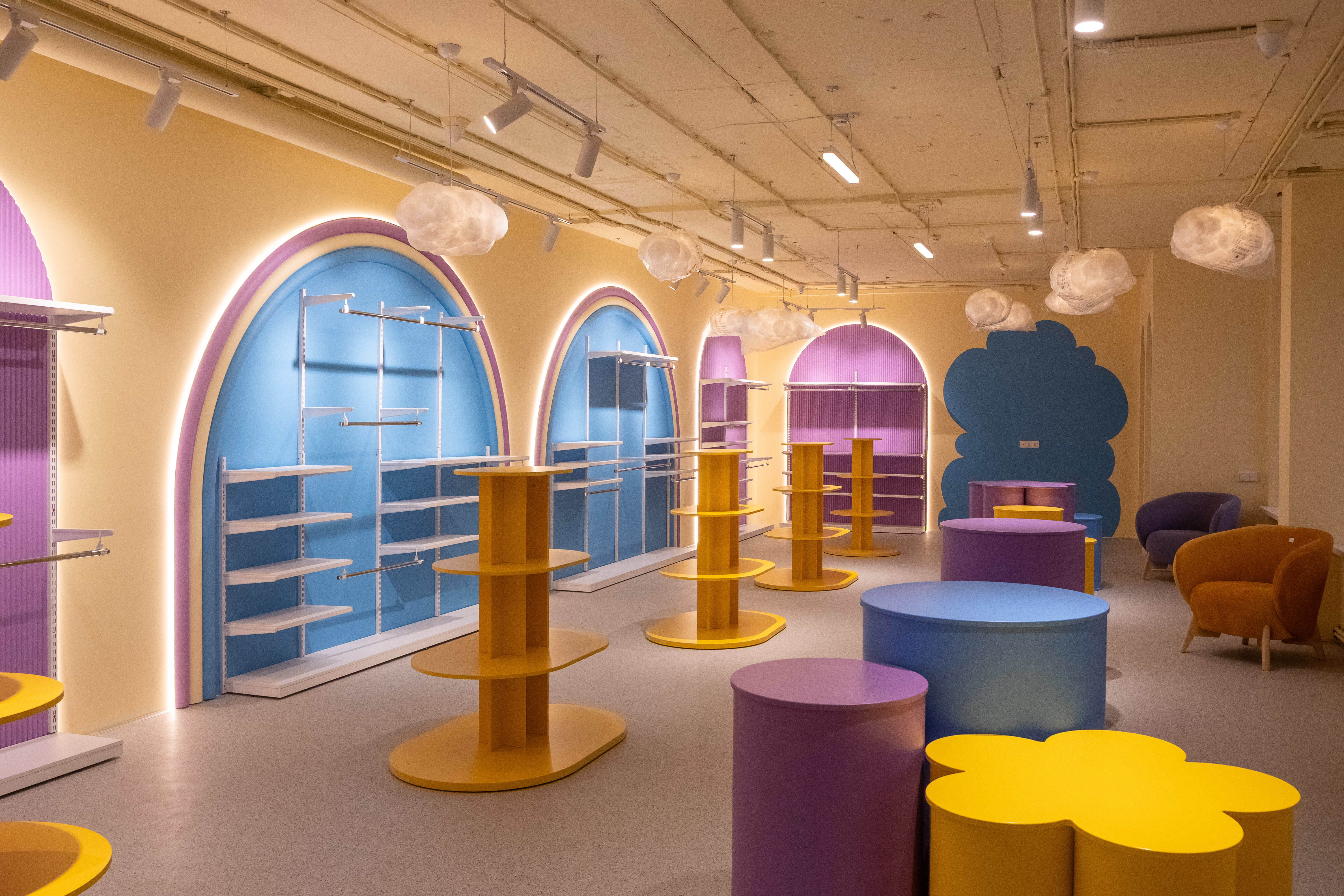 Детский магазин на ул. Исаева